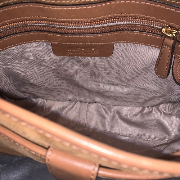 Michael Kors crossbody purse - Picture 6 of 6